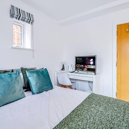 Entire House Sleeps 8 Near The River Thames Maidenhead Extérieur photo