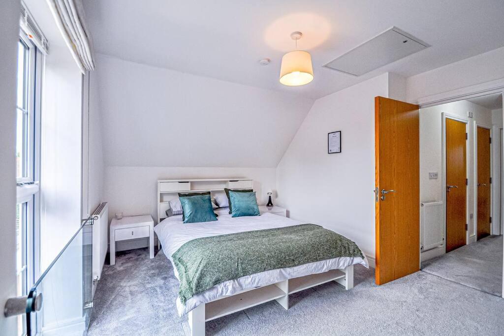 Entire House Sleeps 8 Near The River Thames Maidenhead Extérieur photo
