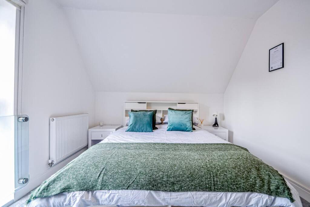Entire House Sleeps 8 Near The River Thames Maidenhead Extérieur photo
