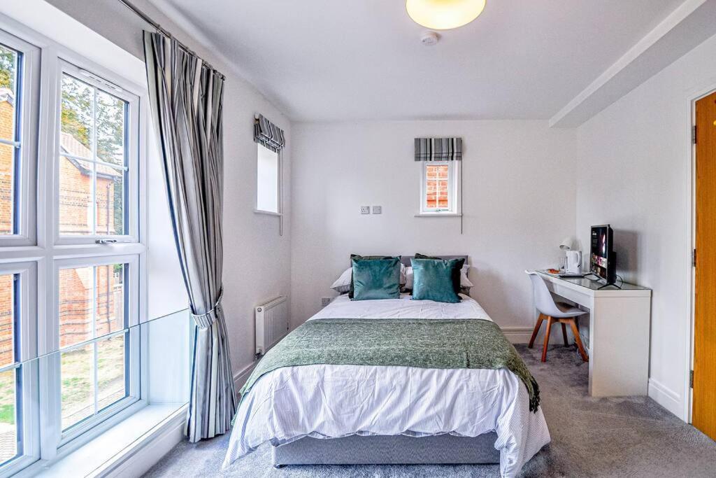 Entire House Sleeps 8 Near The River Thames Maidenhead Extérieur photo