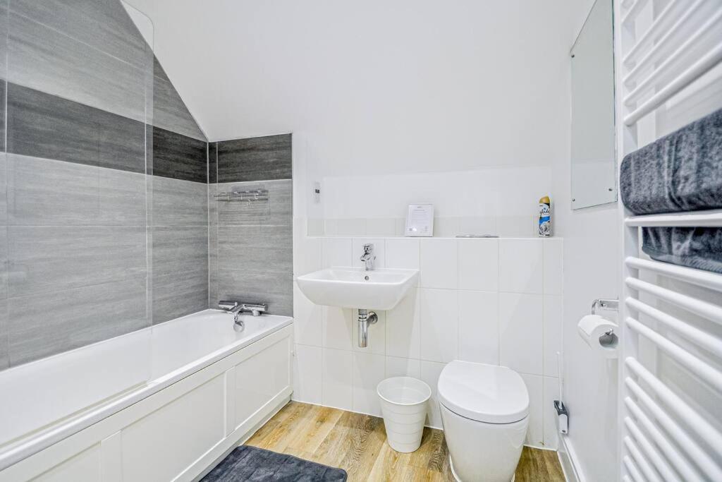 Entire House Sleeps 8 Near The River Thames Maidenhead Extérieur photo