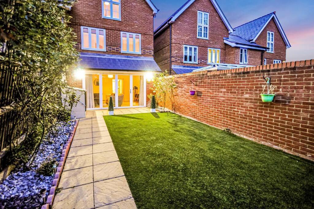 Entire House Sleeps 8 Near The River Thames Maidenhead Extérieur photo
