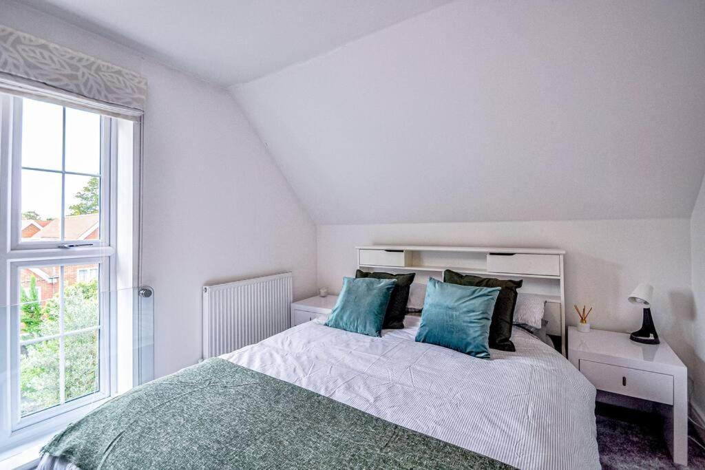 Entire House Sleeps 8 Near The River Thames Maidenhead Extérieur photo