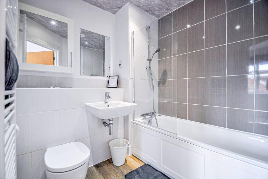 Entire House Sleeps 8 Near The River Thames Maidenhead Extérieur photo