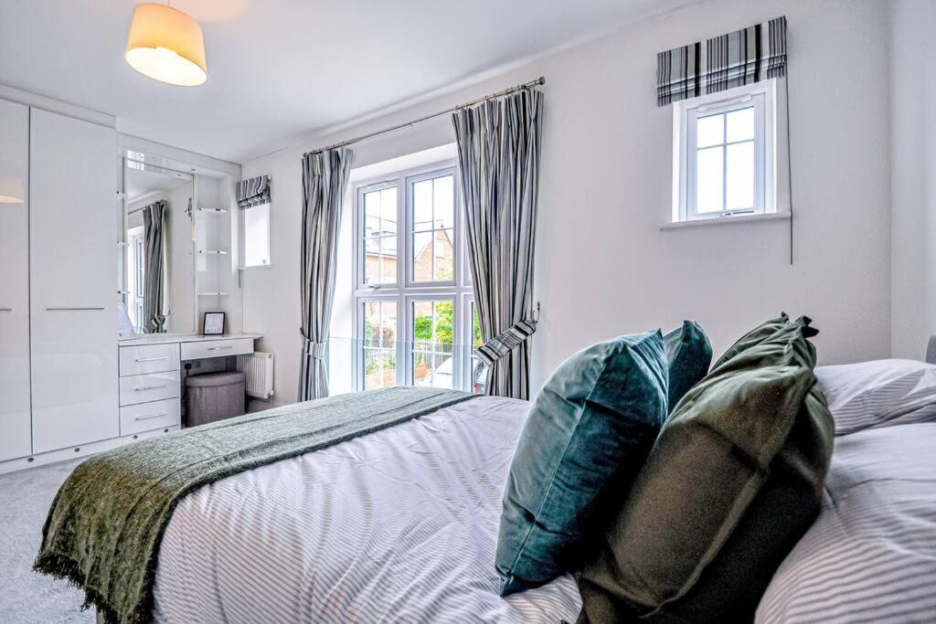 Entire House Sleeps 8 Near The River Thames Maidenhead Extérieur photo
