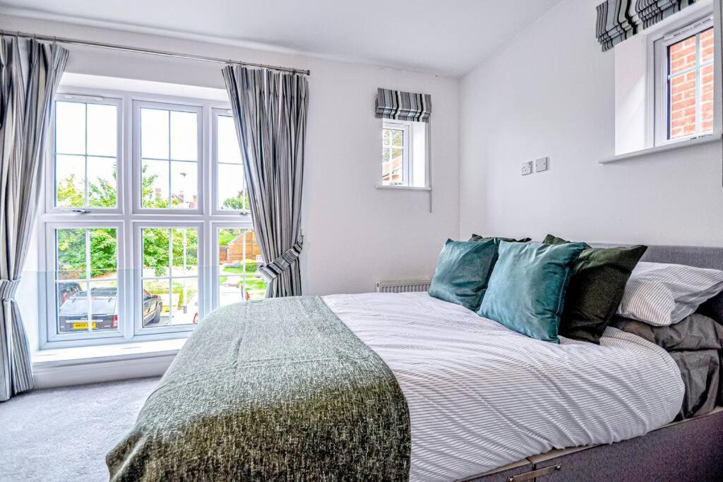 Entire House Sleeps 8 Near The River Thames Maidenhead Extérieur photo
