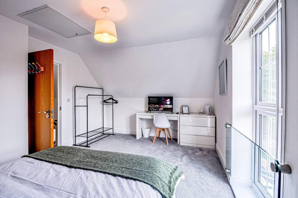 Entire House Sleeps 8 Near The River Thames Maidenhead Extérieur photo