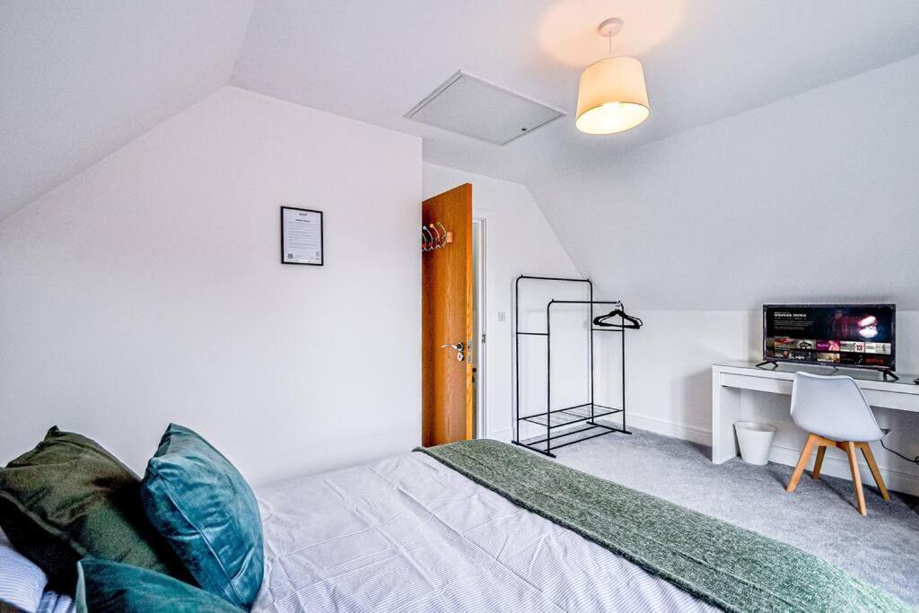 Entire House Sleeps 8 Near The River Thames Maidenhead Extérieur photo